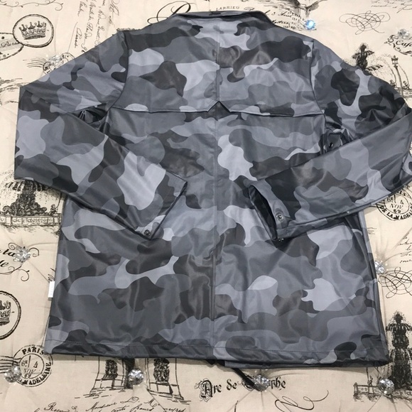🎁 Rains Unisex AOP Coach Jacket Night Camo - Picture 11 of 12
